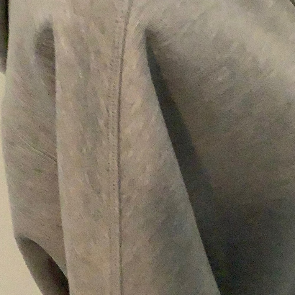Sweatshirts - Picture 5 of 9